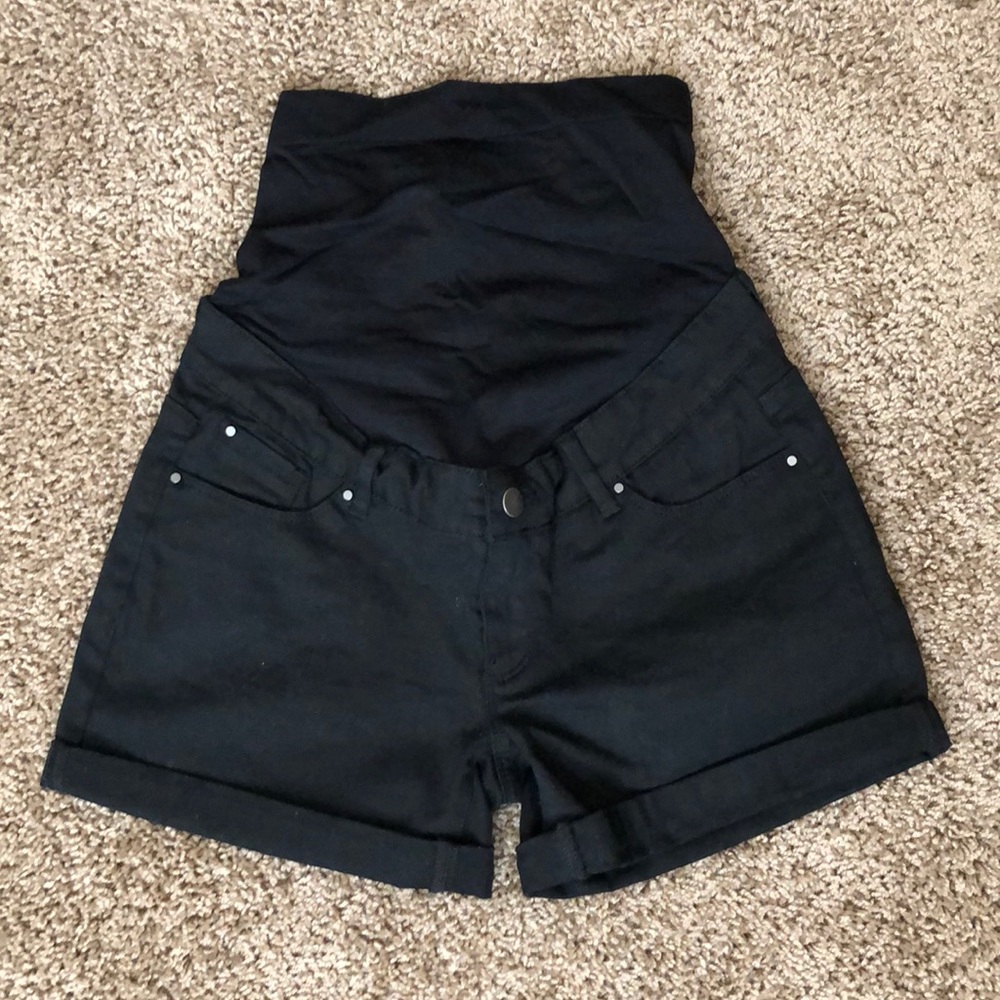 Black maternity shorts size 4